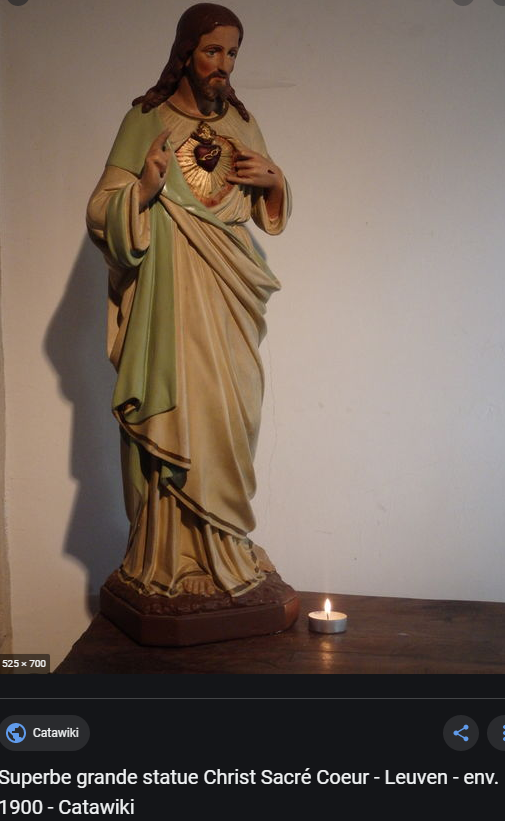 Grande statue christ sacre coeur leuven